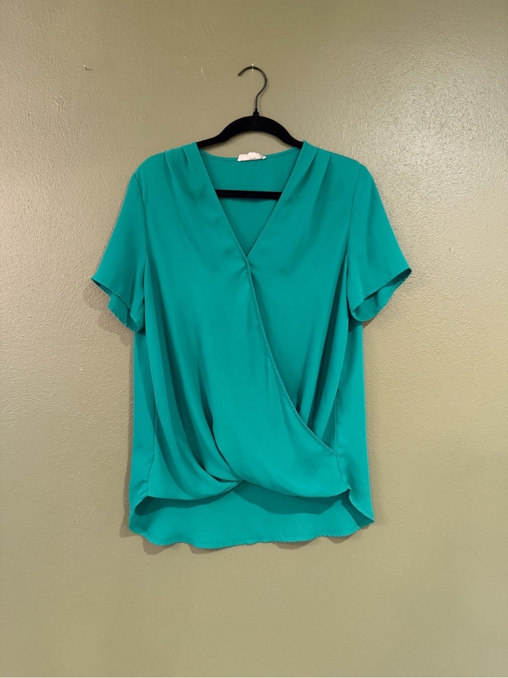 Pleione Kelly Green Faux-Wrap Short Sleeve Blouse